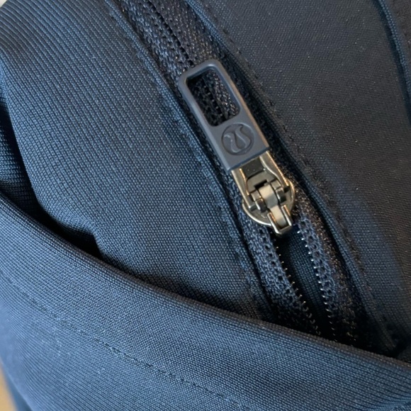 Lululemon men’s ABC pants in True Navy. Size 33 - Picture 6 of 16